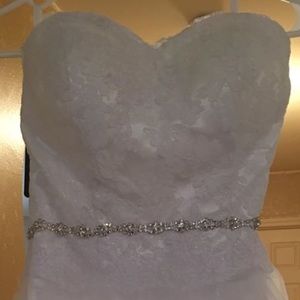 Never worn Wedding Gown